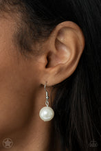 Load image into Gallery viewer, Paparazzi Accessories Designated Diva - White